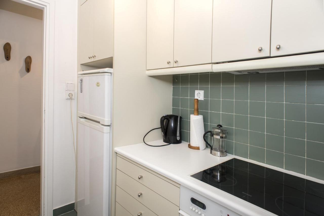 אתונה Colourful Apartment Under The Acropolis מראה חיצוני תמונה